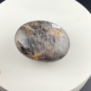 Galet de Pierre de Lune noire entre 121g et 130g