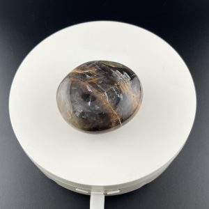Galet de Pierre de Lune noire entre 141g et 150g